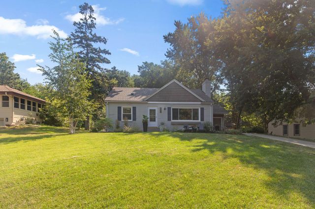 1310 Welcome Avenue N, Golden Valley, MN 55422