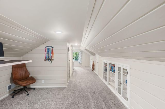 1310 Welcome Avenue N, Golden Valley, MN 55422