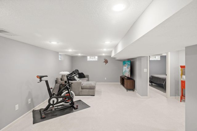 1310 Welcome Avenue N, Golden Valley, MN 55422