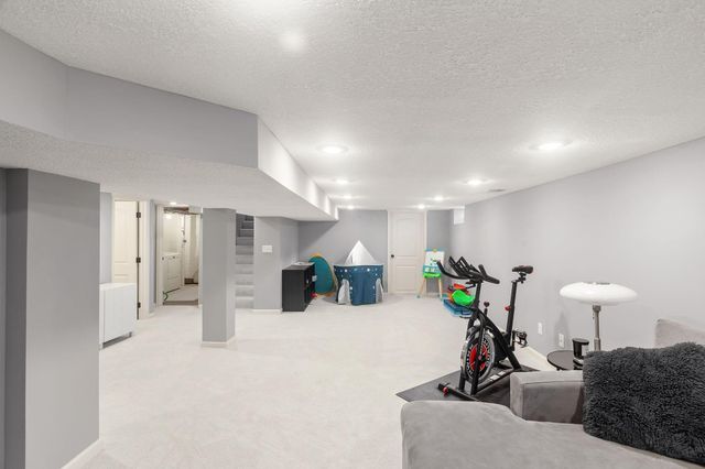 1310 Welcome Avenue N, Golden Valley, MN 55422