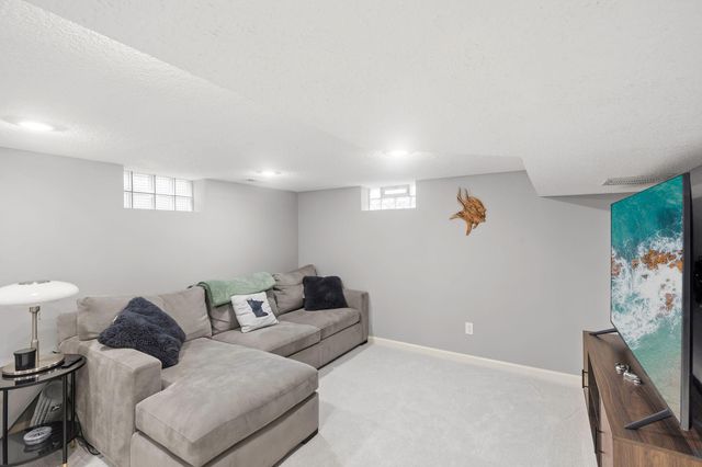 1310 Welcome Avenue N, Golden Valley, MN 55422