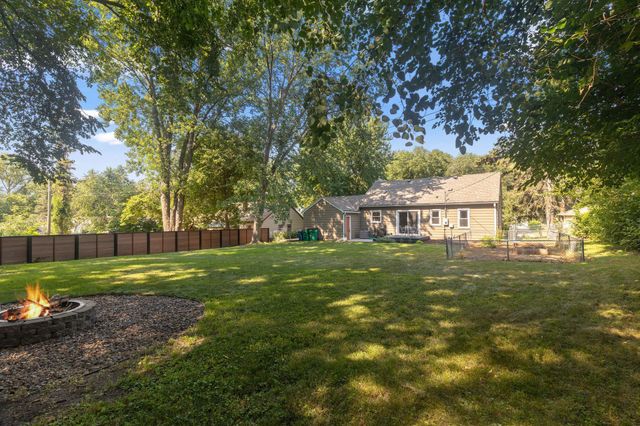1310 Welcome Avenue N, Golden Valley, MN 55422
