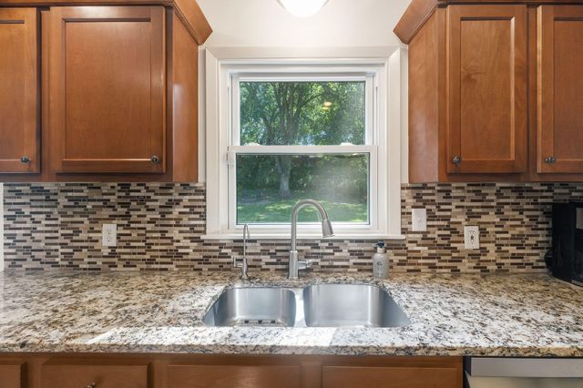 1310 Welcome Avenue N, Golden Valley, MN 55422
