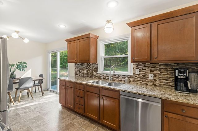 1310 Welcome Avenue N, Golden Valley, MN 55422
