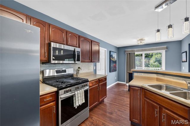 5547 Bellemeade Trail Court, St Louis, MO 63129
