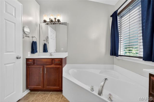 5547 Bellemeade Trail Court, St Louis, MO 63129