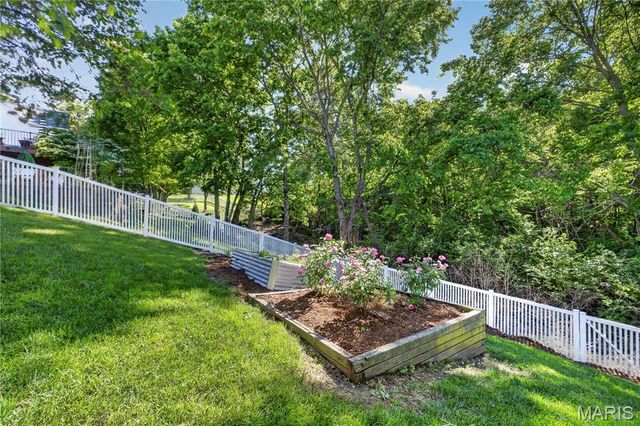 5547 Bellemeade Trail Court, St Louis, MO 63129