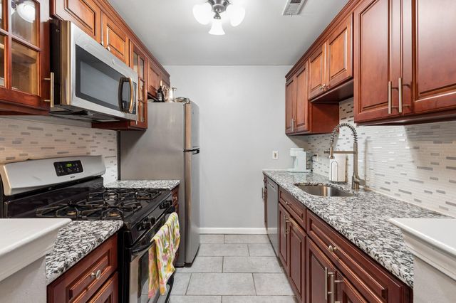 137 TAVISTOCK, Cherry Hill, NJ 08034
