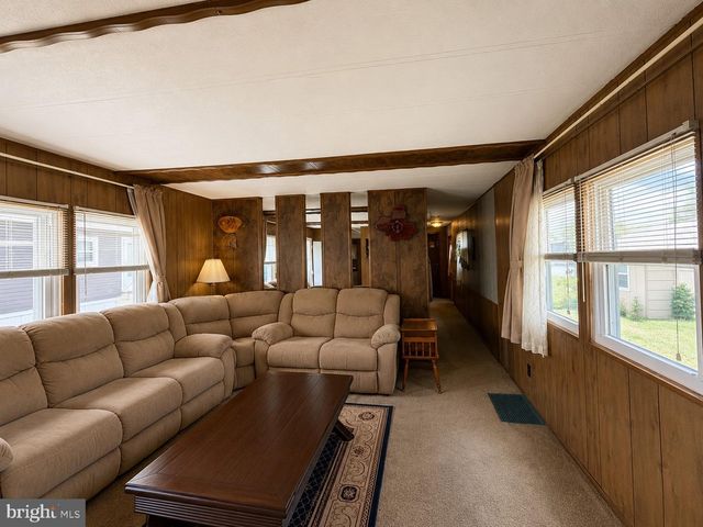 5510 GOLDEN DR, Morrisville, PA 19067