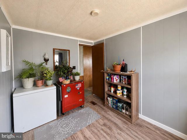 5510 GOLDEN DR, Morrisville, PA 19067