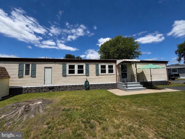 5510 GOLDEN DR, Morrisville, PA 19067