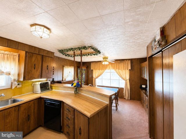 5510 GOLDEN DR, Morrisville, PA 19067
