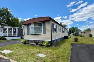 5510 GOLDEN DR, Morrisville, PA 19067