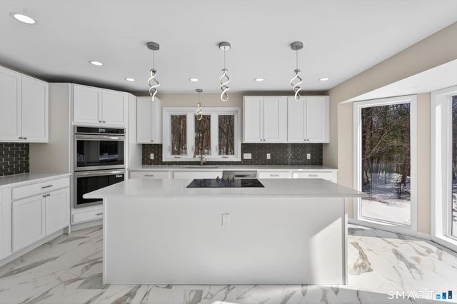 44 Chamberlain Hill Road, Middletown, CT 06457