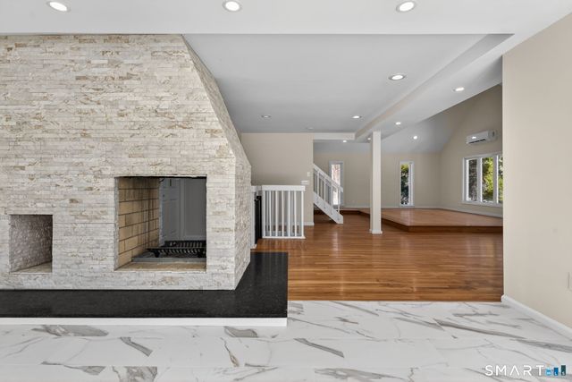 44 Chamberlain Hill Road, Middletown, CT 06457