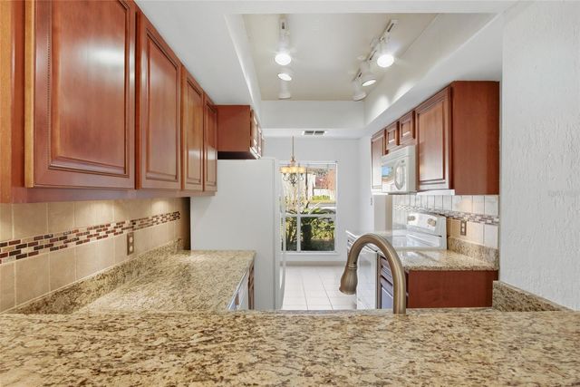 200 W SABAL PALM PLACE 200, Longwood, FL 32779