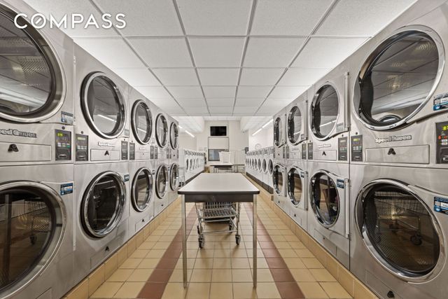 20 West St Apt 41D, New York City, NY 10004