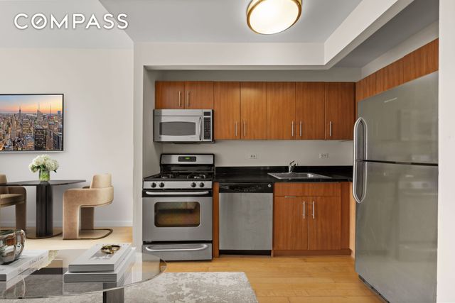 20 West St Apt 41D, New York City, NY 10004