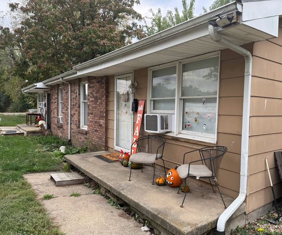 101 W Richardson Street, Farmer City, IL 61842