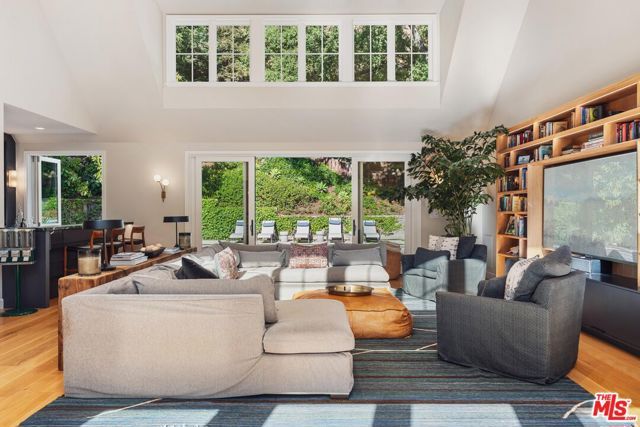 2600 Mandeville Canyon Road, Los Angeles, CA 90049