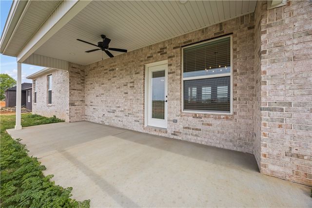 7833 Scenic Valley Avenue, Springdale, AR 72762