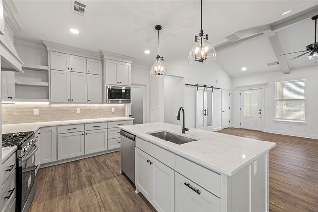 7833 Scenic Valley Avenue, Springdale, AR 72762