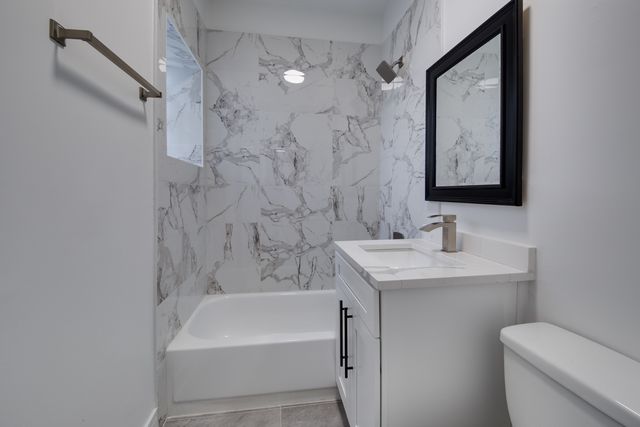 3050 W Cortland Street 103, Chicago, IL 60647