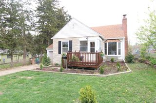 6807 Forest Court, Windsor Heights, IA 50324