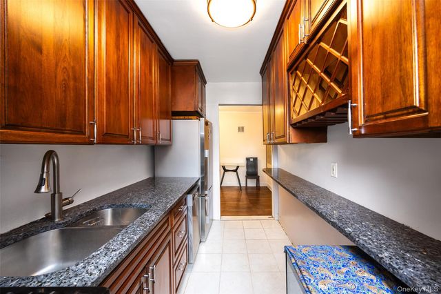 13835 Jewel Avenue 1A, Kew Garden Hills, NY 11367