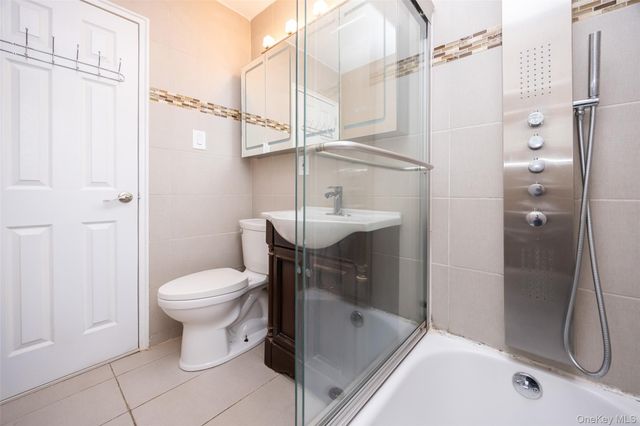 13835 Jewel Avenue 1A, Kew Garden Hills, NY 11367