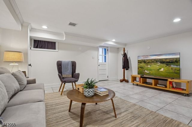 9 Harding Dr, South Orange Village Twp., NJ 07079