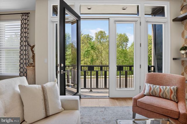 20300 NORTHPARK DR, Ashburn, VA 20147