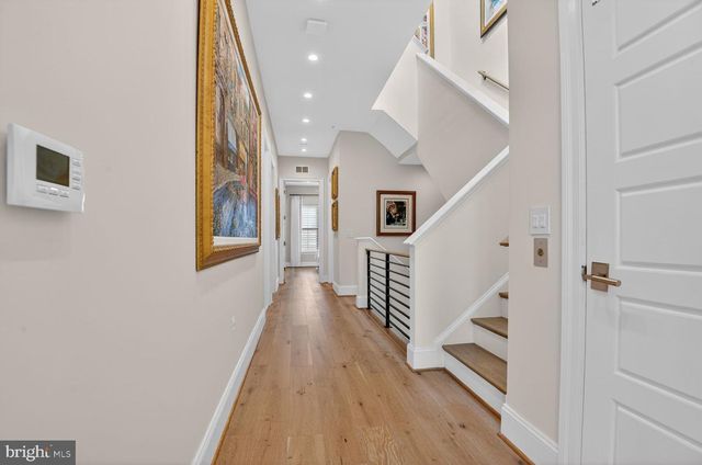 20300 NORTHPARK DR, Ashburn, VA 20147