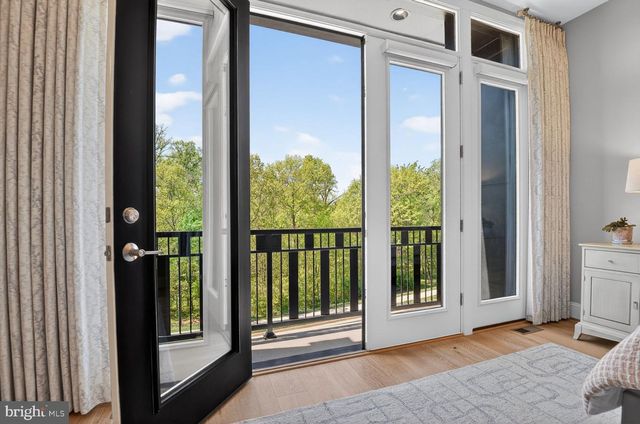 20300 NORTHPARK DR, Ashburn, VA 20147