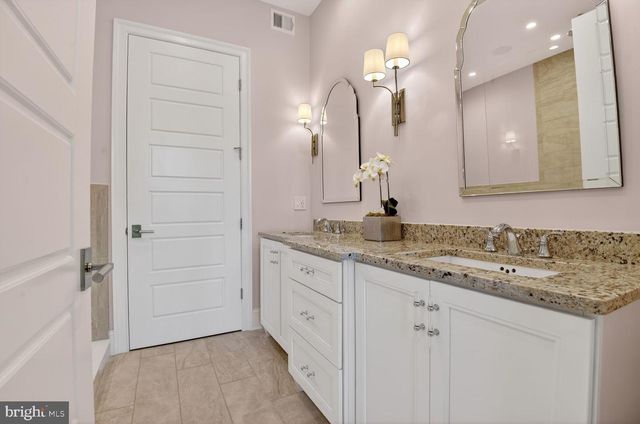 20300 NORTHPARK DR, Ashburn, VA 20147