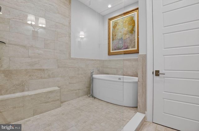 20300 NORTHPARK DR, Ashburn, VA 20147