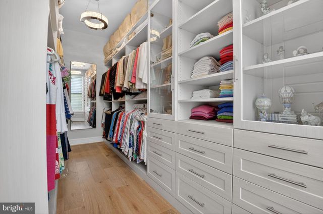 20300 NORTHPARK DR, Ashburn, VA 20147