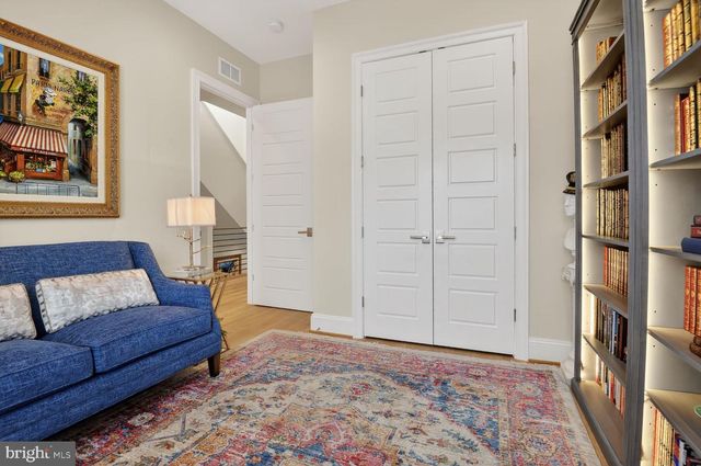 20300 NORTHPARK DR, Ashburn, VA 20147