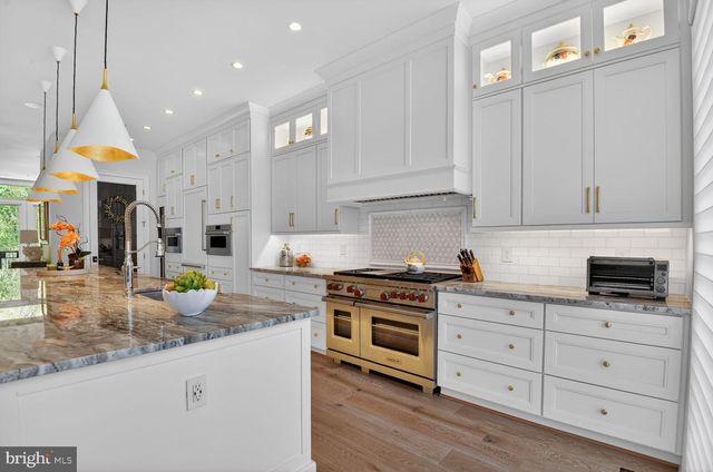 20300 NORTHPARK DR, Ashburn, VA 20147