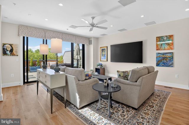 20300 NORTHPARK DR, Ashburn, VA 20147