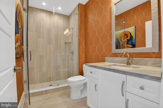 20300 NORTHPARK DR, Ashburn, VA 20147