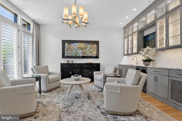 20300 NORTHPARK DR, Ashburn, VA 20147