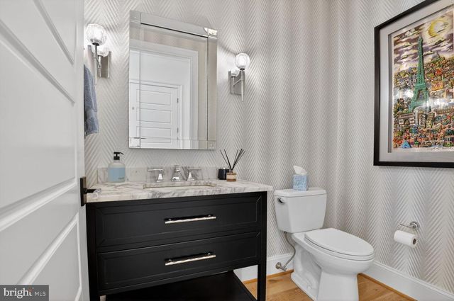20300 NORTHPARK DR, Ashburn, VA 20147