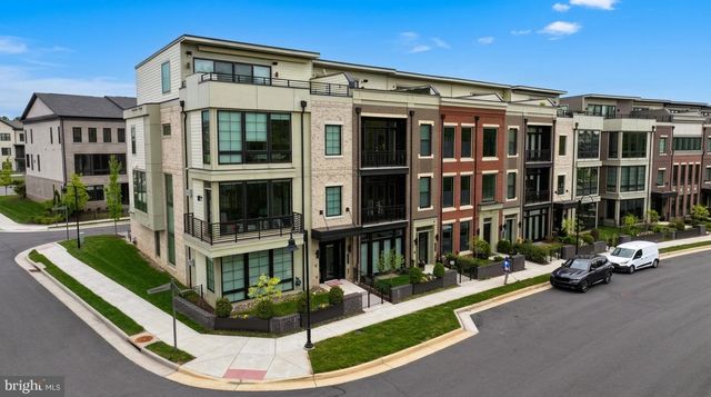 20300 NORTHPARK DR, Ashburn, VA 20147
