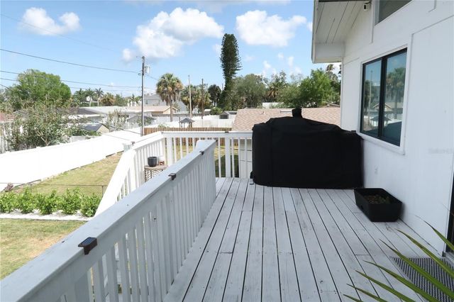 5945 VENETIAN BOULEVARD NE, St Petersburg, FL 33703
