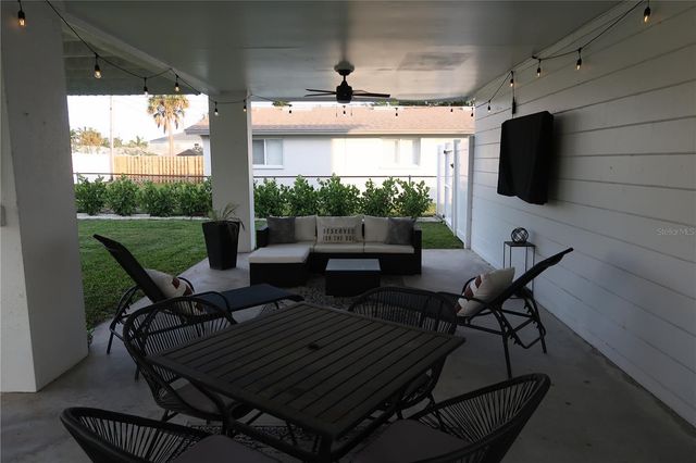 5945 VENETIAN BOULEVARD NE, St Petersburg, FL 33703