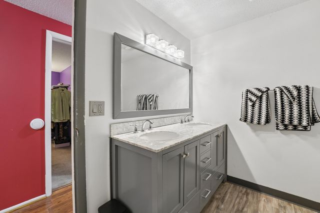 2081 Sharbot Drive, Columbus, OH 43229