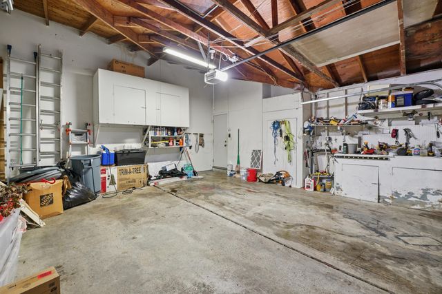 2081 Sharbot Drive, Columbus, OH 43229