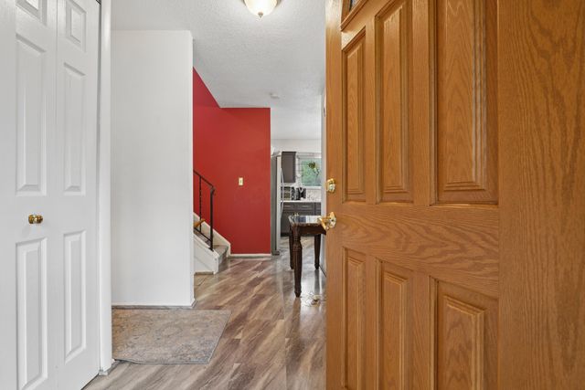 2081 Sharbot Drive, Columbus, OH 43229
