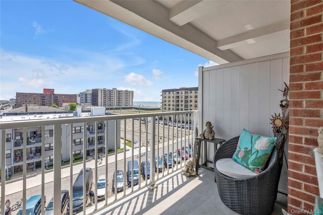 55 Monroe Boulevard 4E, Long Beach, NY 11561